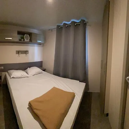 Mobil Climatise 6 Personnes Dans 3* Tohapi A